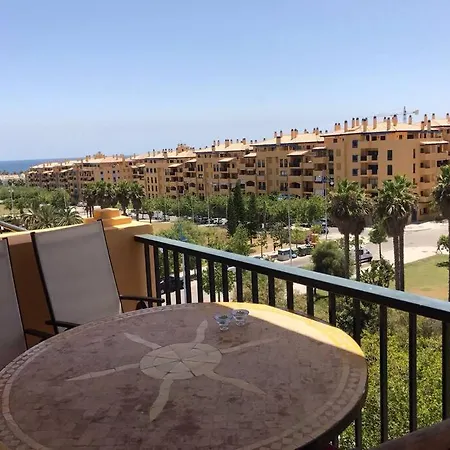 Holiday San Pedro Beachside - Almendros